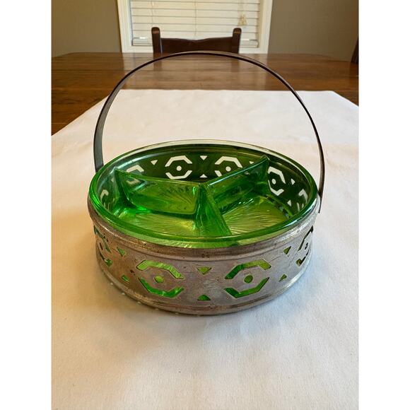 VTG MCM RETRO COLLECTOR Uranium Green Divided Glass Candy Nut Relish Dish tray - Picture 3 of 8